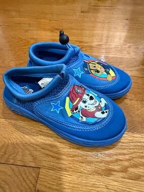 Paw Patrol Blue Kids Water Shoes with Character Graphics 9/10